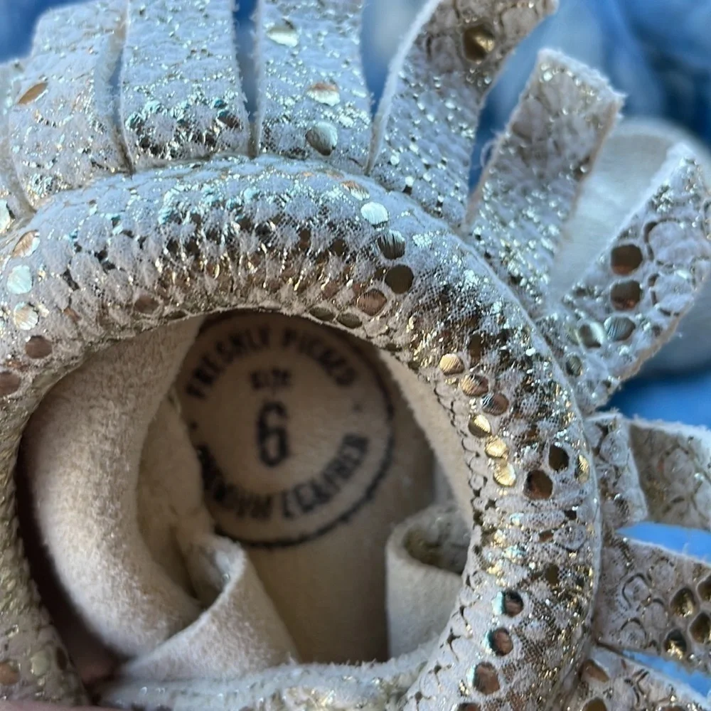 Brand new! Freshly Picked leather mocs moccasins